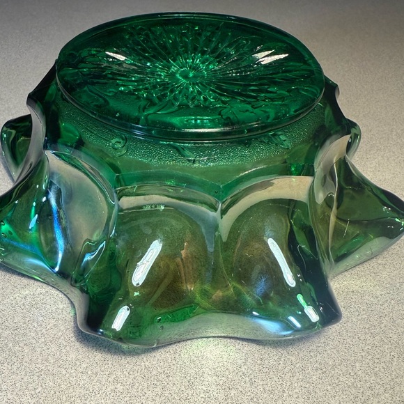 Imperial Carnival Green Glass Ruffled Bowl with Embossed Grape Pattern Vintage - Picture 9 of 10